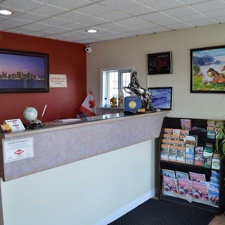 Lincoln Motel Sturgeon Falls Екстер'єр фото