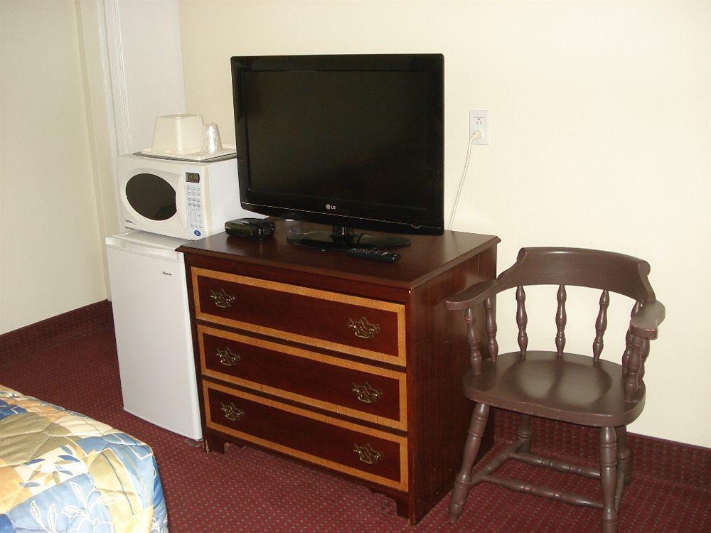 Lincoln Motel Sturgeon Falls Екстер'єр фото