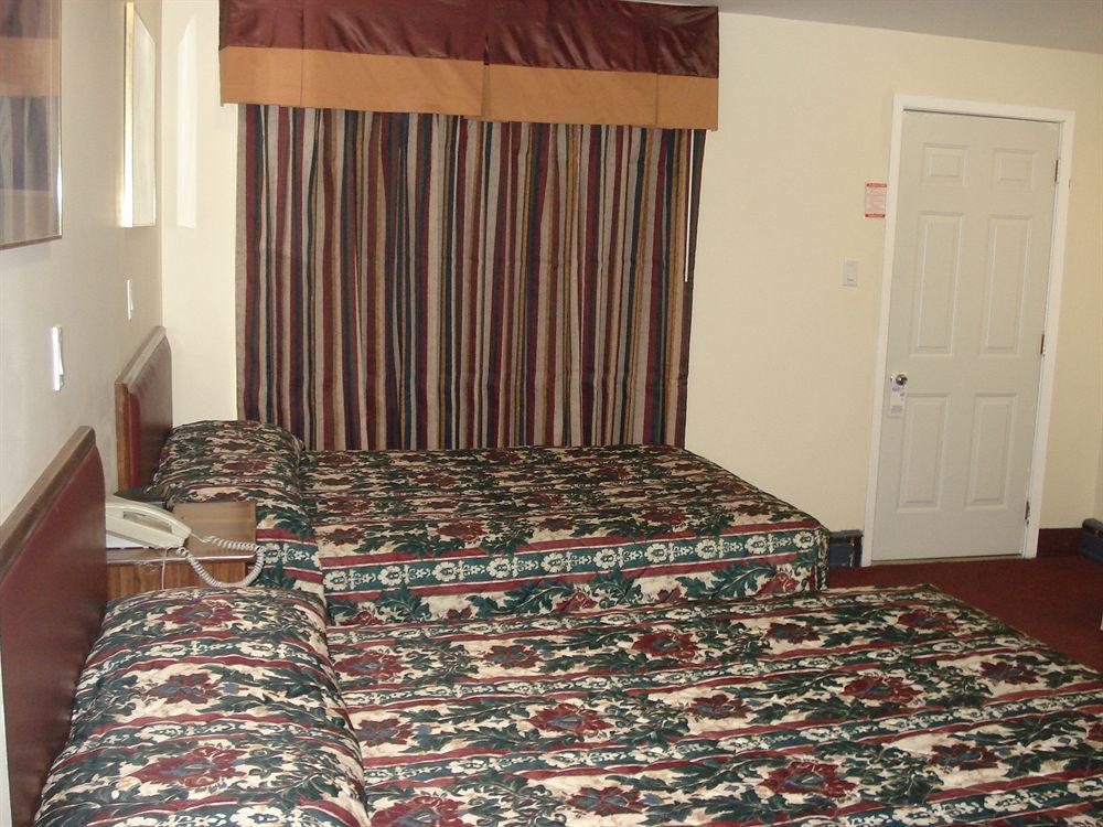Lincoln Motel Sturgeon Falls Екстер'єр фото