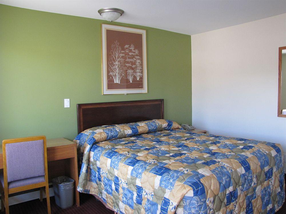 Lincoln Motel Sturgeon Falls Екстер'єр фото
