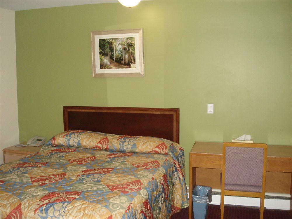 Lincoln Motel Sturgeon Falls Екстер'єр фото