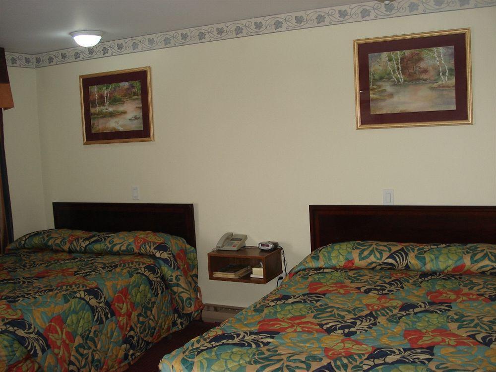 Lincoln Motel Sturgeon Falls Екстер'єр фото