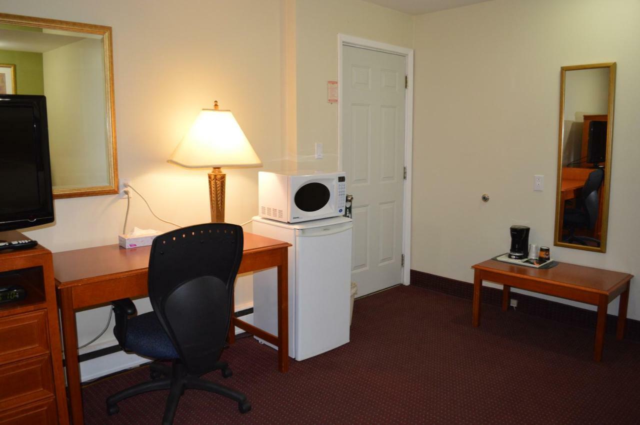 Lincoln Motel Sturgeon Falls Екстер'єр фото