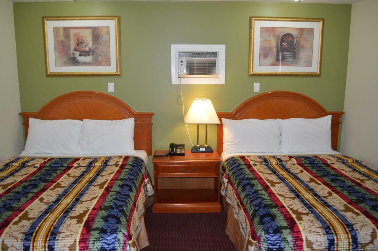 Lincoln Motel Sturgeon Falls Екстер'єр фото