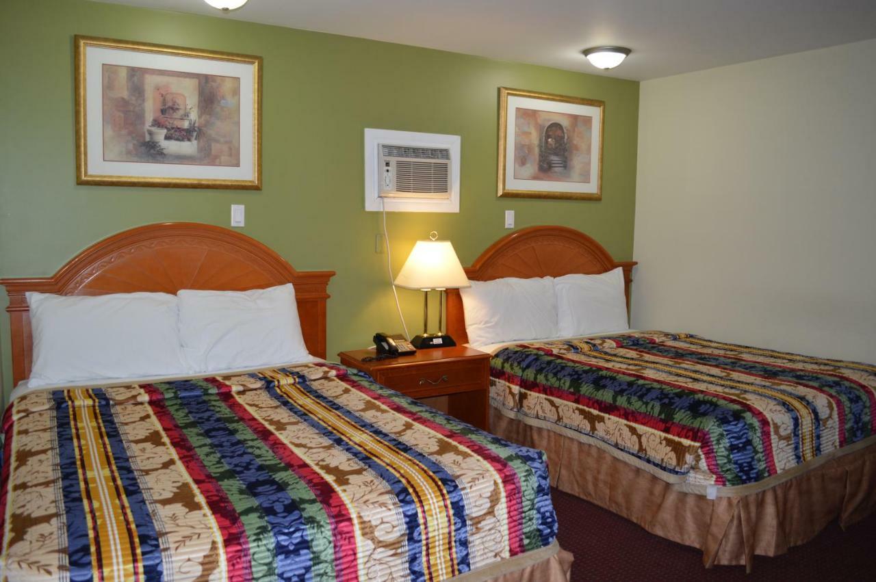 Lincoln Motel Sturgeon Falls Екстер'єр фото
