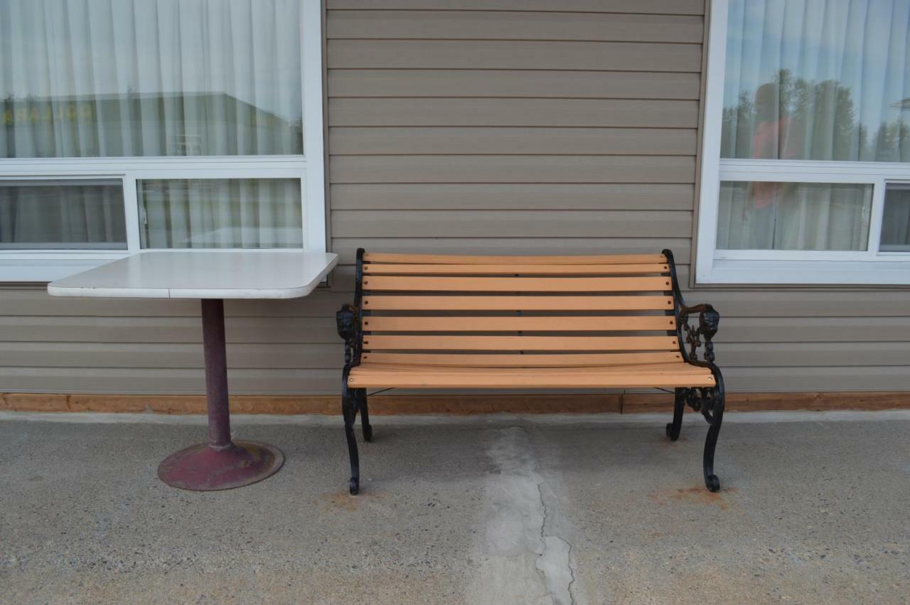Lincoln Motel Sturgeon Falls Екстер'єр фото