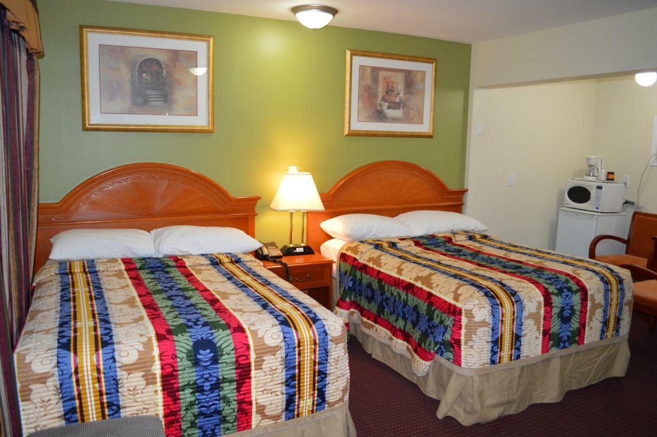 Lincoln Motel Sturgeon Falls Екстер'єр фото
