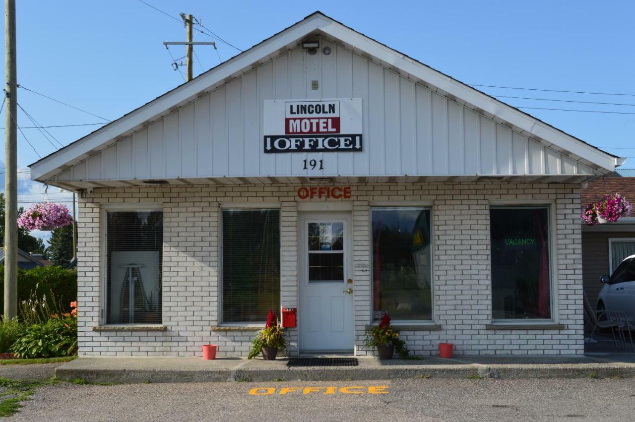 Lincoln Motel Sturgeon Falls Екстер'єр фото